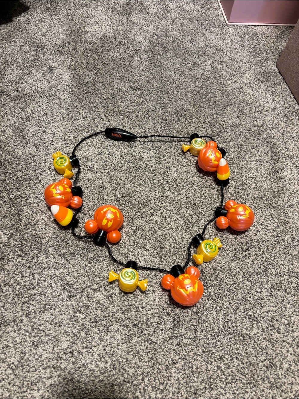 Disney World 2020 Halloween Candy Necklace - Orange & Yellow